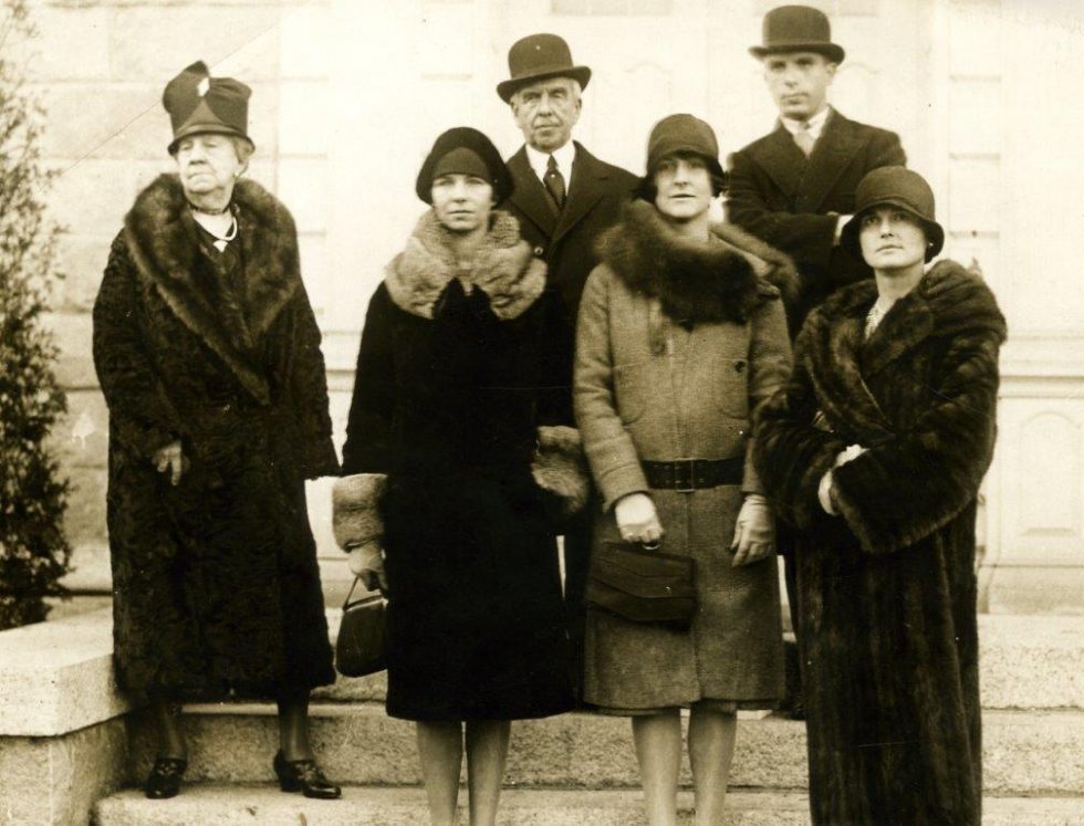 Image of Pynchon family members in 1927
