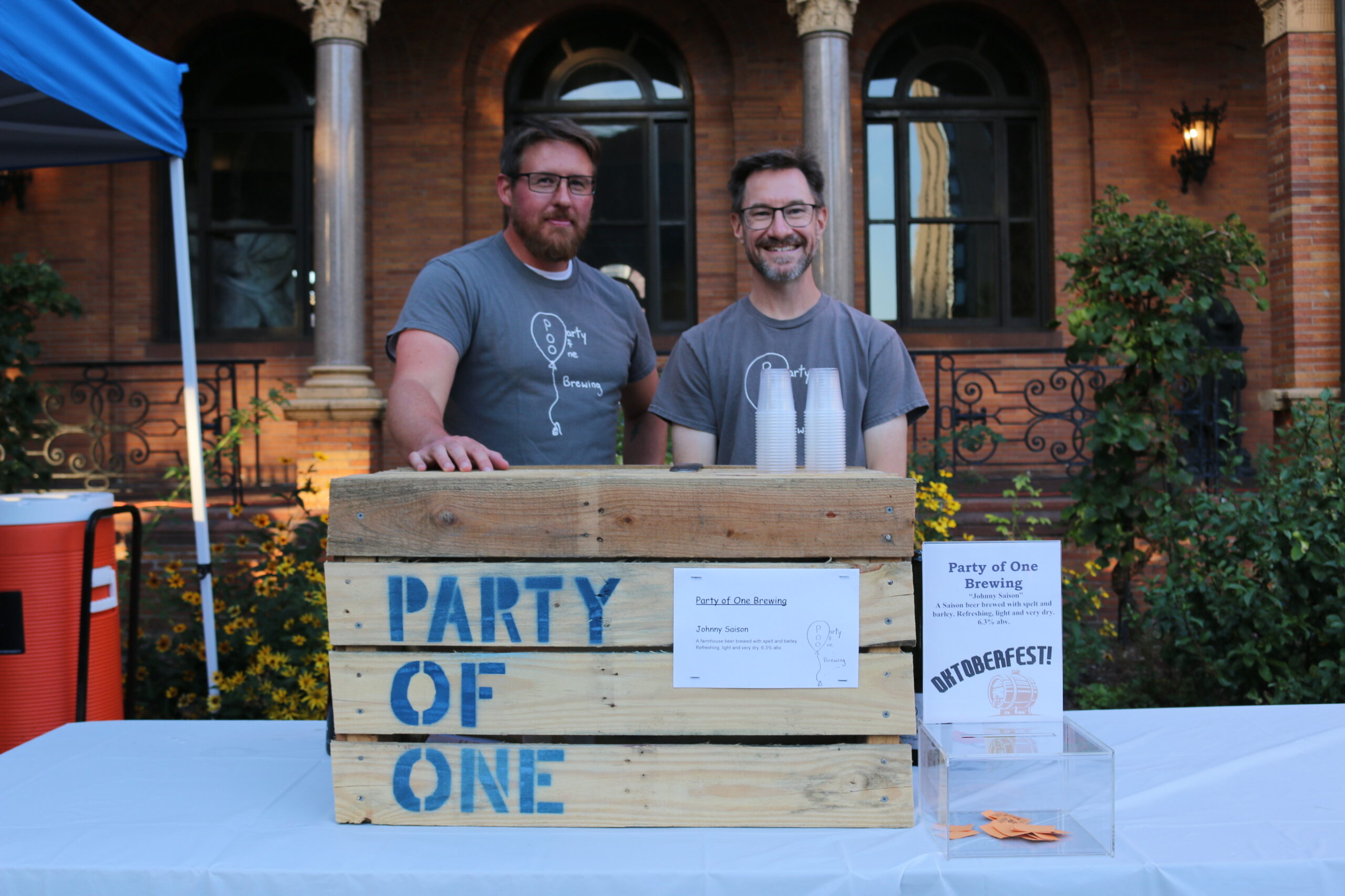 Beer pouring station