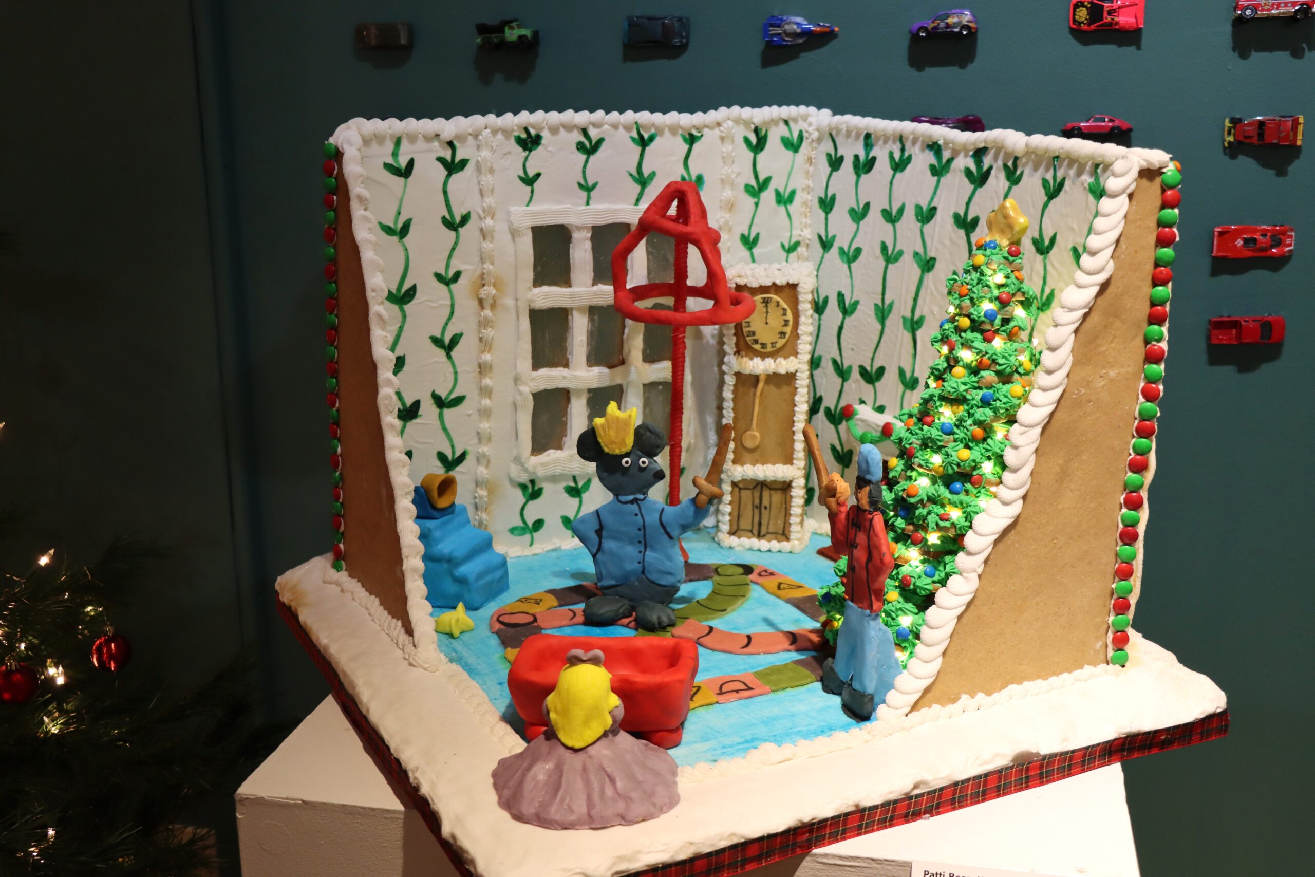 The Nutcracker Traps the Mouse King by Patti Bessette & Kathryn Bessette-Dubour